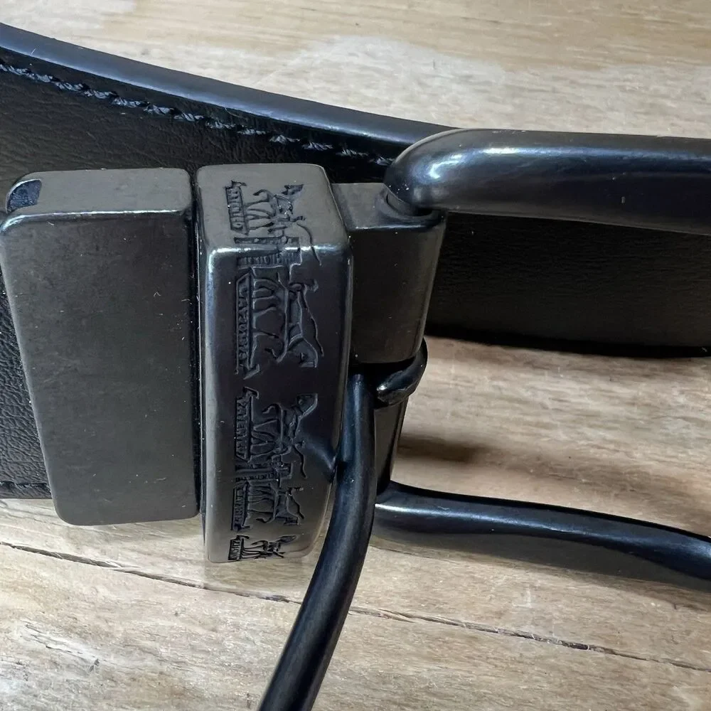 Levi's Men's Reversible Belt Black Brown Size 2X 46-48 Gunmetal Buckle